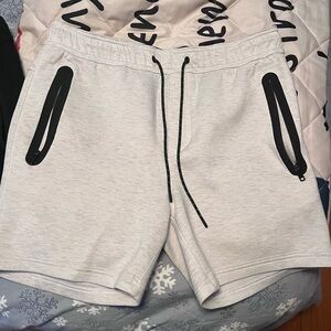 Men’s American Eagle Light Gray Athletic Shorts